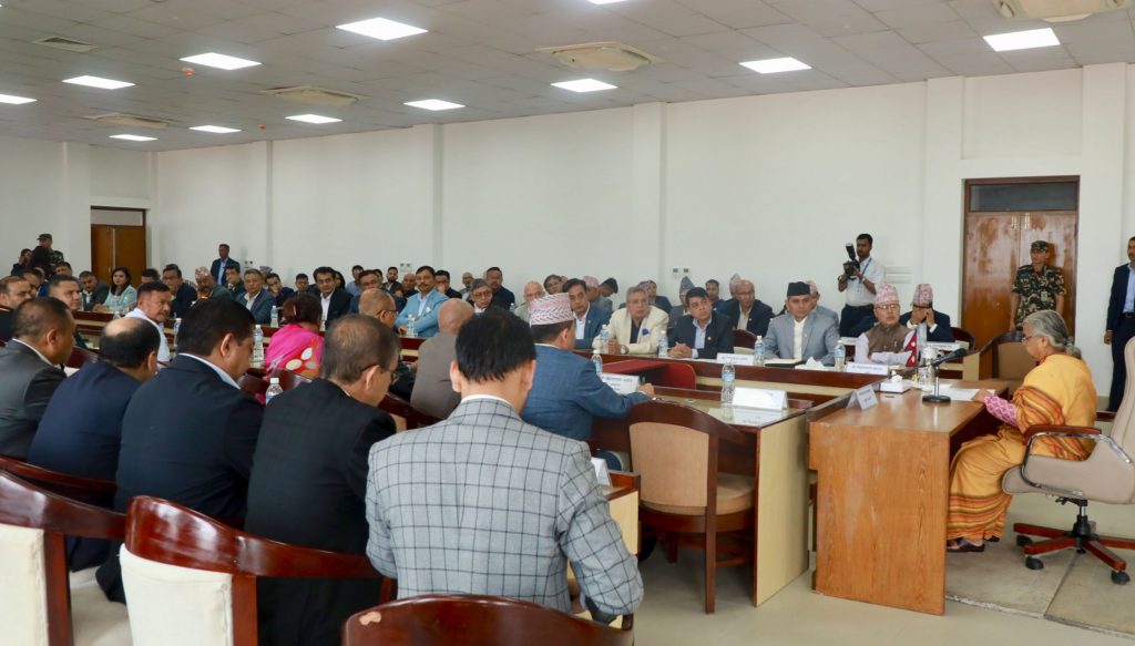 प्रधानमन्त्रीद्वारा निजी क्षेत्रका पदाधिकारीहरूसंग छलफल