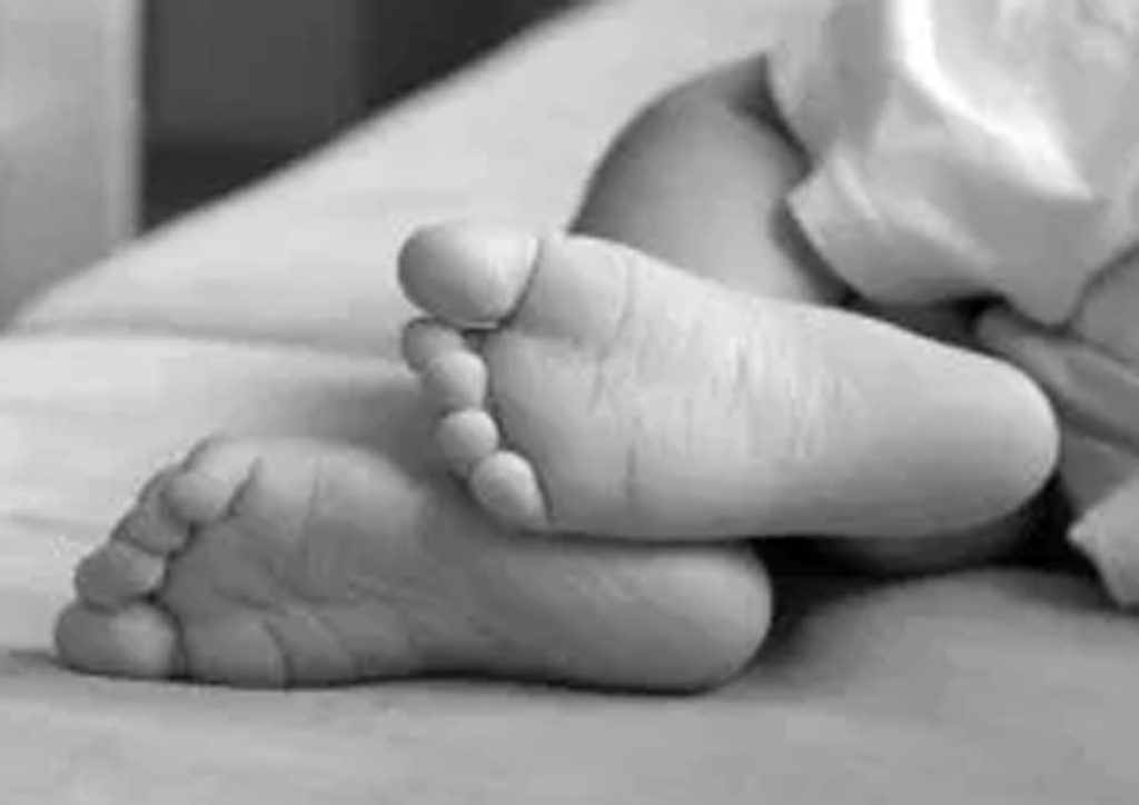सिरहाको गोलबजारमा स्कुल बसको ठक्करबाट ७ वर्षीय बालकको मृत्यु