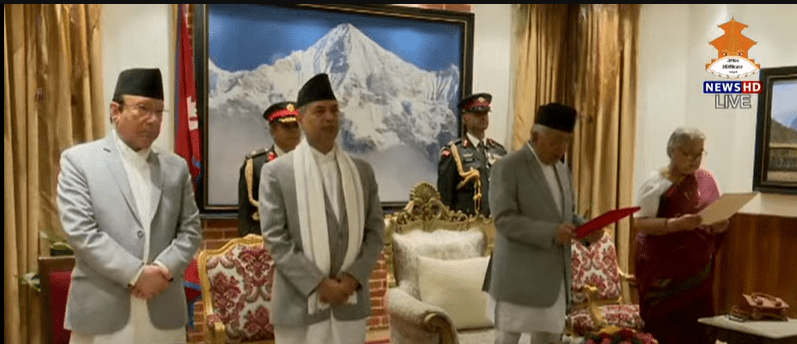 नवनियुक्त प्रधानमन्त्री सुशीला कार्कीले लिनुभयाे शपथ