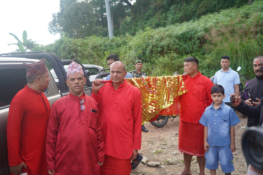 हनुमानढोका दरबारका लागि गोरखा दरबारबाट फूलपाती पठाइयो