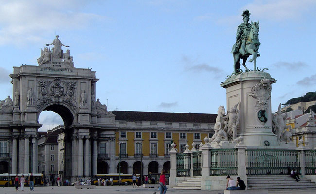 पोर्चुगलले गर्याे देश बाहिर जान रोक, आप्रवासीहरूले पाएको आवास अनुमति पत्र खारेज