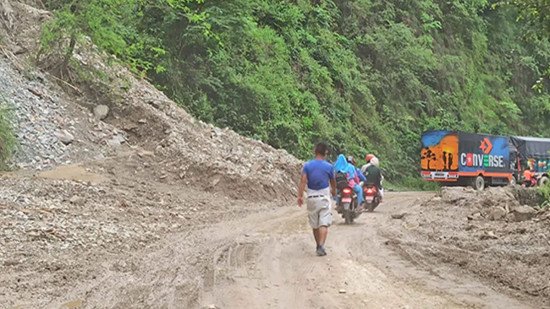 अवरुद्ध पृथ्वीराजमार्ग दुईतर्फी खुल्यो