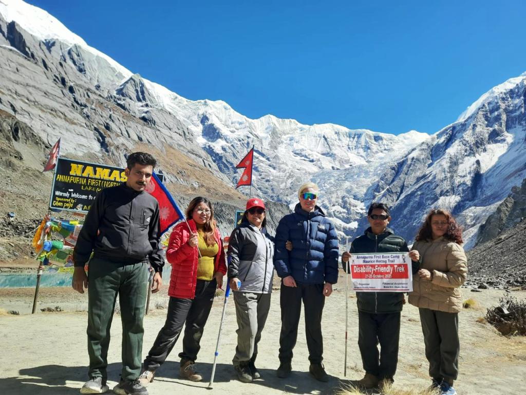 अपाङ्गता भएकाहरुले गरे अन्नपूर्ण आधार शिविरको सफल पदयात्रा