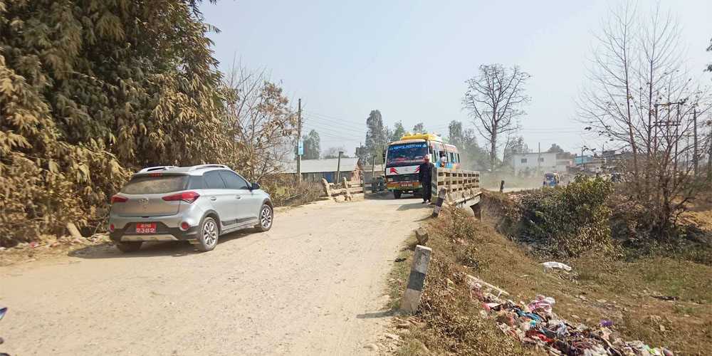 नेपालगञ्ज गुलरिया सडक खण्डमा पक्की पुल निर्माण हुँदै