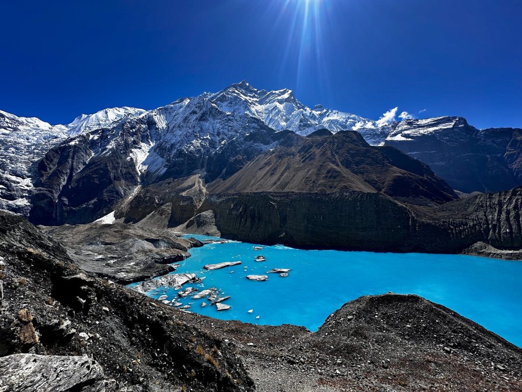 पर्यटकको रोजाइमा अलौकिक ‘पञ्चकुण्ड हिमताल’ 