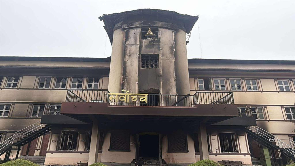 वरिष्ठ अधिवक्ता पोखरेलको माग: ‘यो सरकारले गर्ने कुनै पनि निर्णय गैरसंवैधानिक हुन्छ, अन्तरिम आदेश जारी होस्’