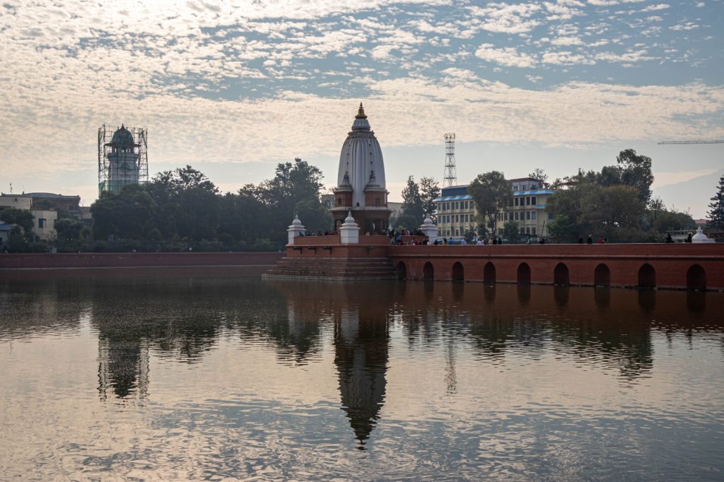 रानीपोखरीको बालगोपालेश्वर मन्दिरमा भाइटीकाको विशेष चहलपहल (तस्बिरहरु सहित)