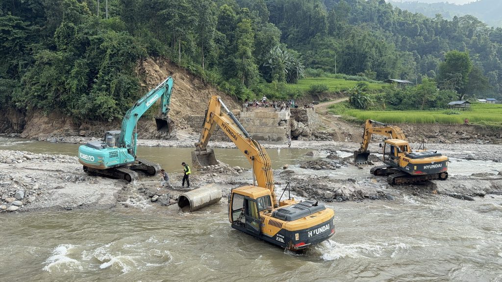 मेची राजमार्गको विकल्पमा जोगमाई खोलामा  ’डाइभर्सन’