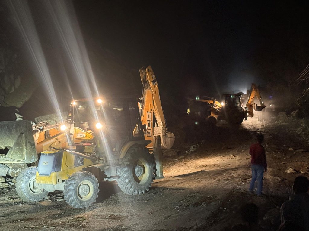 पृथ्वीराजमार्गकाे अवराेध दुईतर्फी खुल्यो