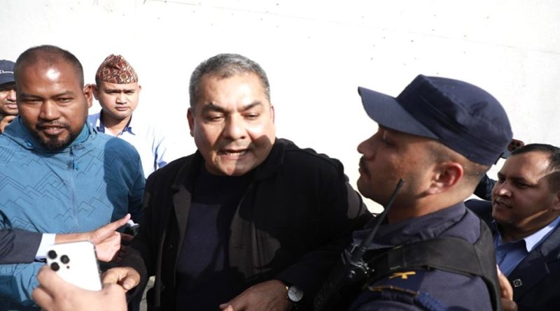 मेडिकल व्यवसायी दुर्गा प्रसाईं पुनः पक्राउ : निर्वाचन बिथोल्ने आशंकामा भक्तपुर निवासबाटै प्रहरीले लियो नियन्त्रणमा