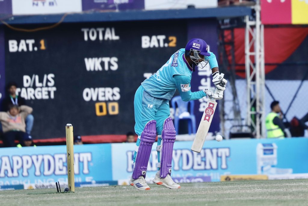 विराटनगरले टस जितेर पहिला फिल्डिङ गर्दै