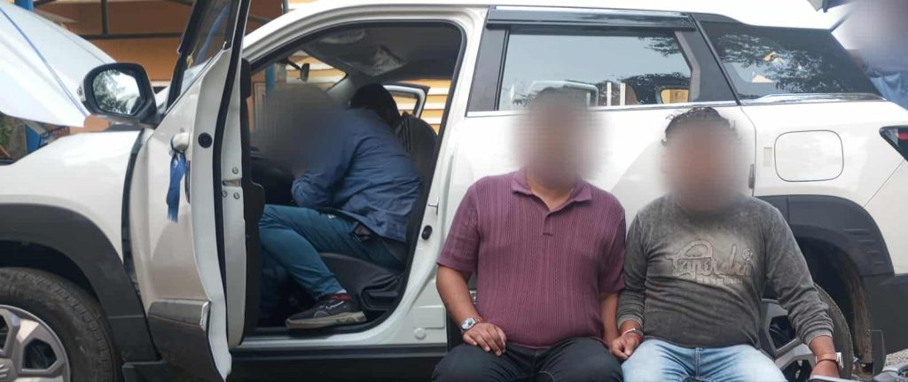 कैलालीमा २८ लाख रुपियाँसहित दुई भारतीय नागरिक पक्राउ