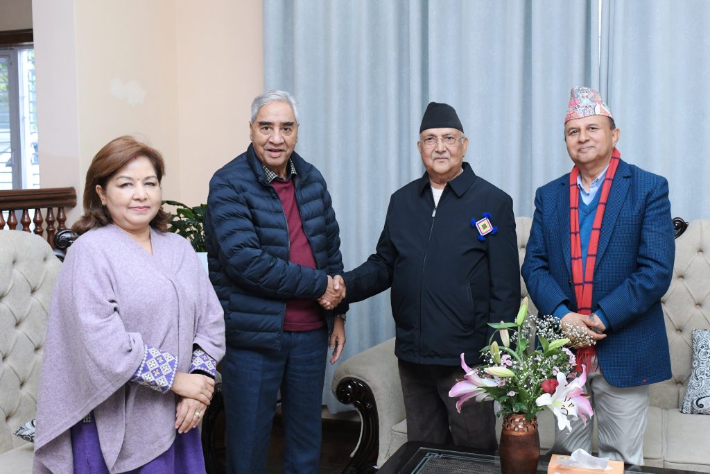 देउवा भेट्न महाराजगञ्ज पुगे ओली: संसद पुनःस्थापना र राजनीतिक निकासबारे निर्णायक संवाद