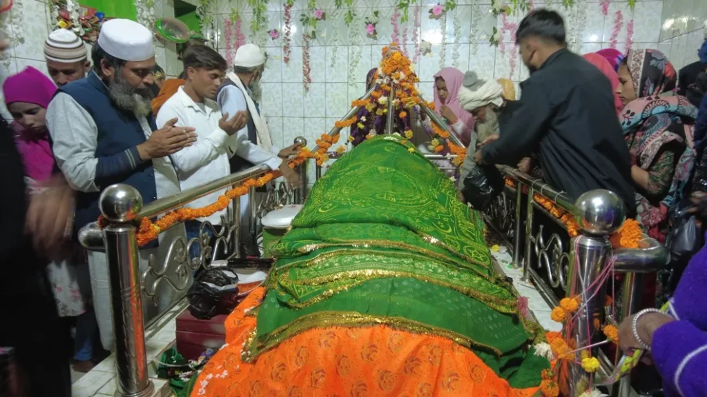 धार्मिक सद्भावको अनुपम नमूना : बाँकेको ‘कम्मर शाह मजार’