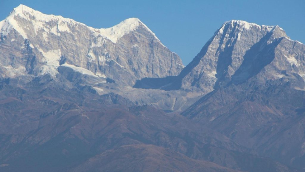 सोलुखुम्बुमा हिउँले ढाकेका भाग घट्दै, जलवायु परिवर्तनको गम्भीर असर