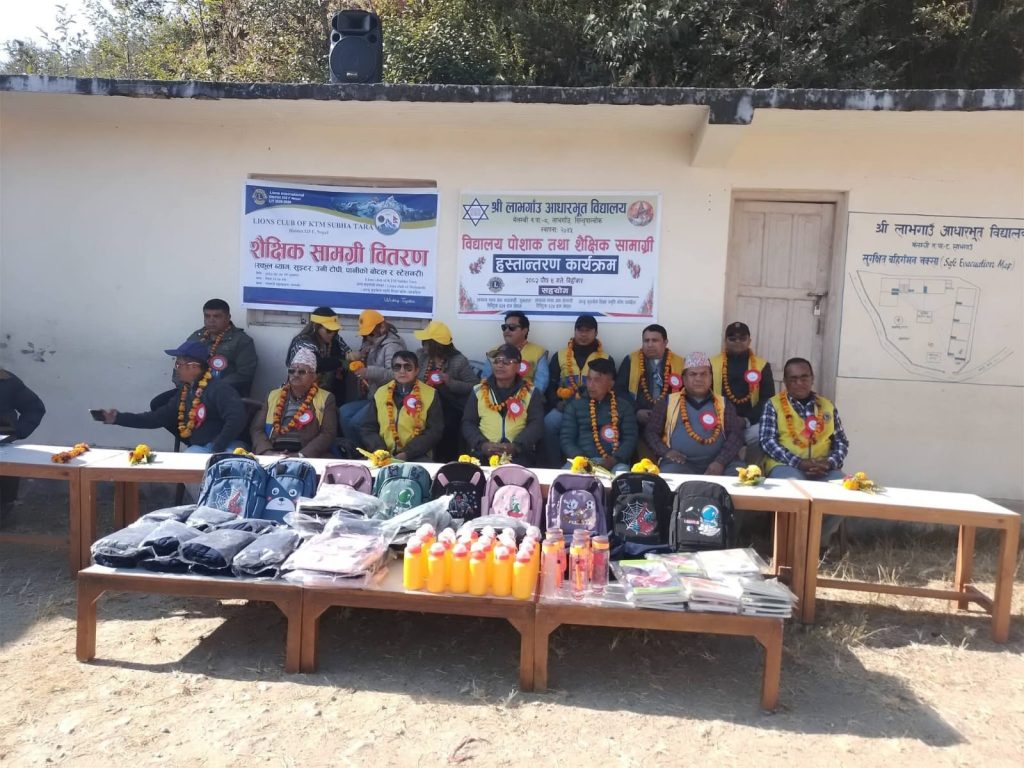 मेलम्चीका विद्यार्थीलाई न्यानो कपडा र शैक्षिक सामग्री वितरण
