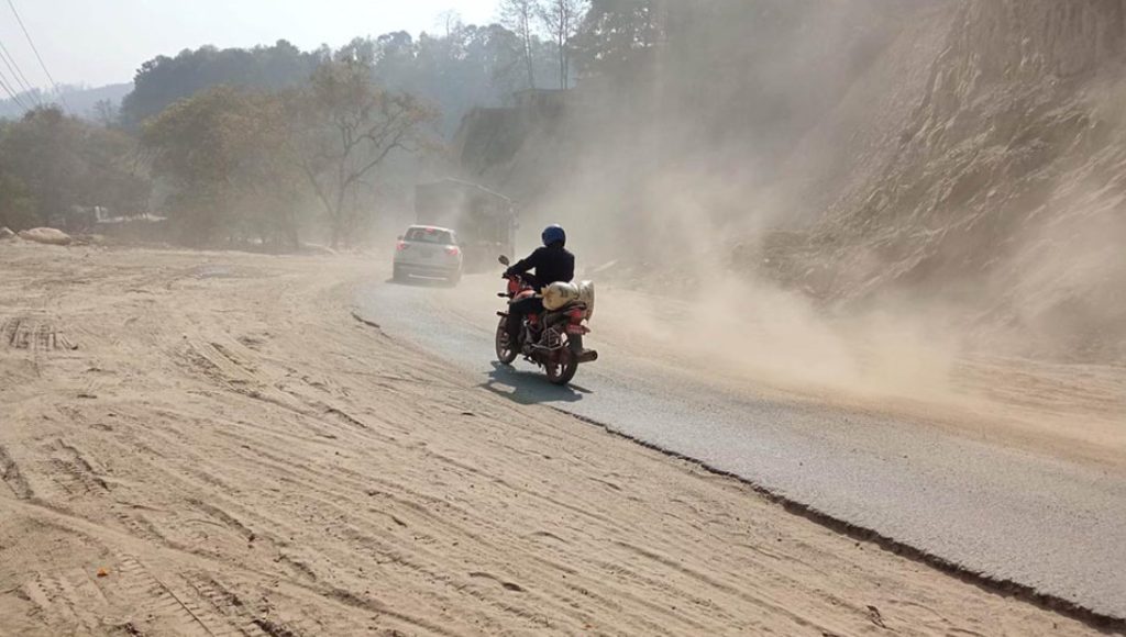 अरनिको राजमार्गअन्तर्गत धुलिखेल-खावा सडकखण्डको स्तरोन्नति तीव्र गतिमा