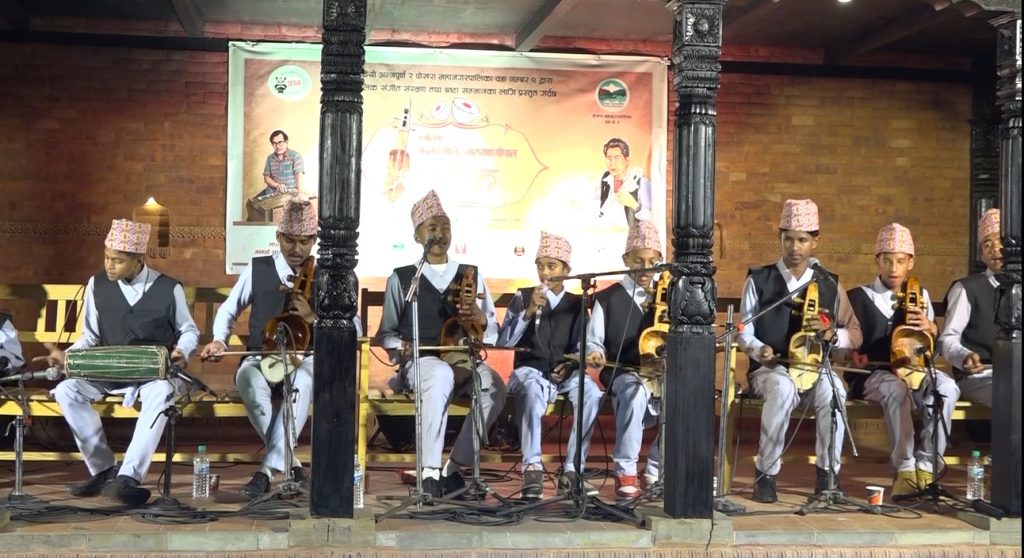 फल्चामा गुञ्जिए नारायणगोपाल र झलकमानका गीत