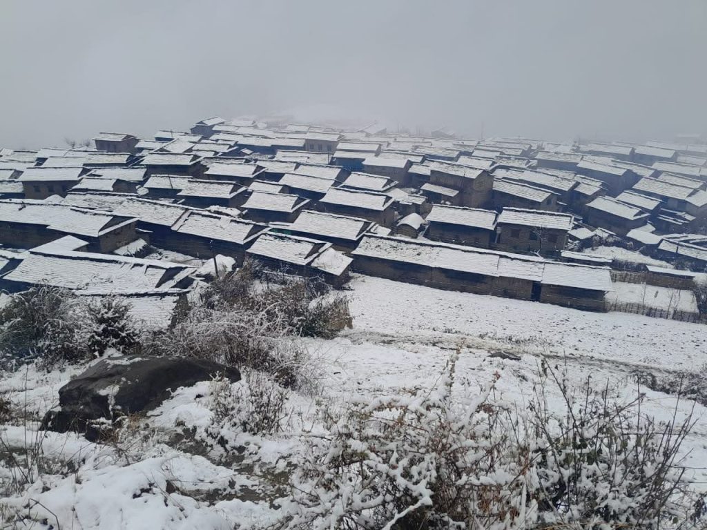 हिमपातले गुर्जा र घोडेपानी सेताम्मे, जनजीवन प्रभावित