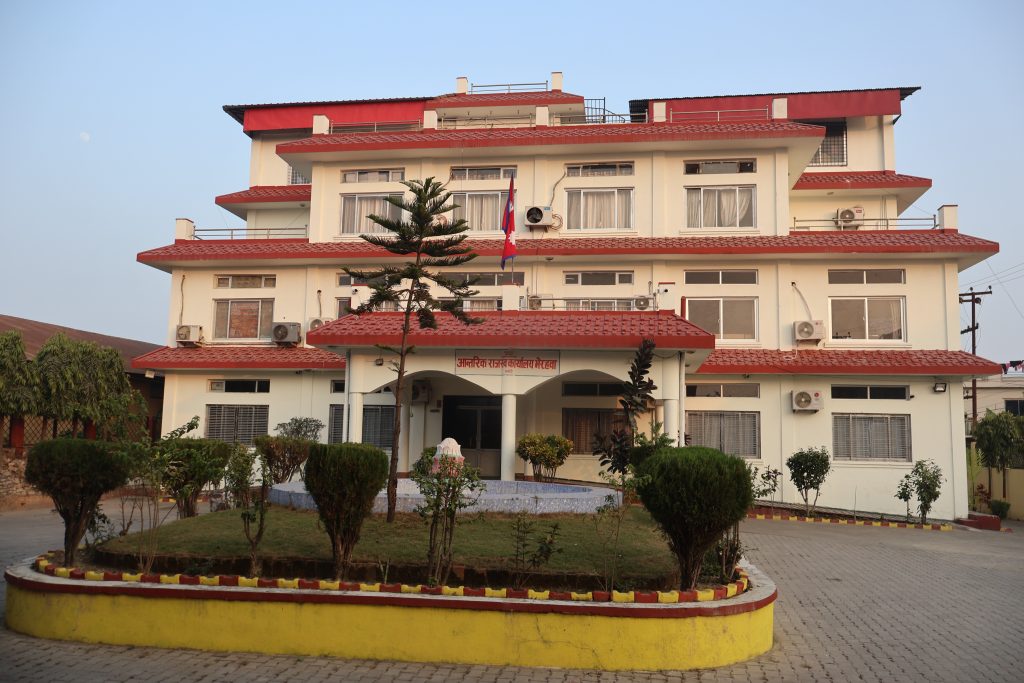बक्यौता असुलीमा आन्तरिक राजस्व कार्यालय भैरहवाको सक्रियता : लक्ष्यभन्दा २१ प्रतिशत बढी राजस्व सङ्कलन
