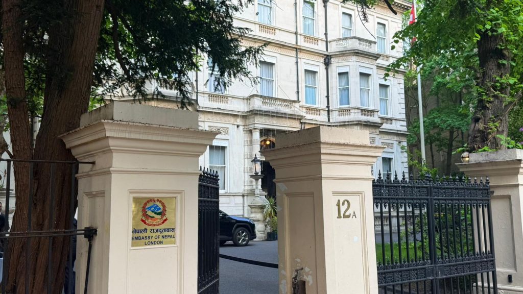 बेलायतमा ‘वर्क परमिट’ का नाममा नेपाली ठगिने क्रम बढ्यो: सचेत रहन दूतावासको आग्रह