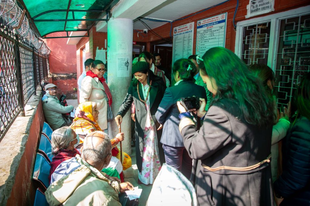 ‘आधारभूत र आकस्मिक स्वास्थ्य सेवाबाट कोही पनि वञ्चित हुनु नपर्ने अवस्था बनाउँछौँ’ – उपप्रमुख डंगोल