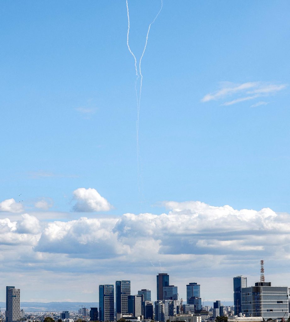 इजरायल र इरानमा रहेका नेपालीलाई उच्च सतर्कता अपनाउन सरकारको अपिल: परराष्ट्रले जारी गर्‍यो ‘ट्राभल एडभाइजरी’