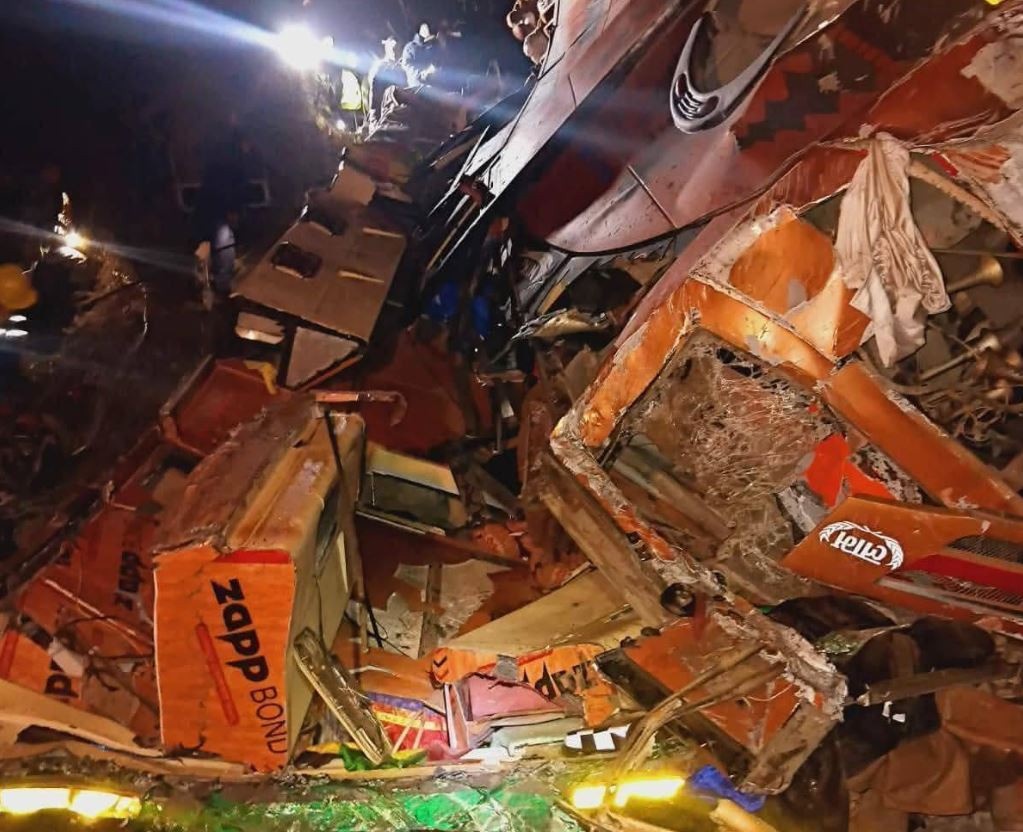 धादिङ बस दुर्घटनाः पोखराबाट ३४ यात्रु र ३ कर्मचारी लिएर काठमाडौँका लागि छुटेको थियो बस