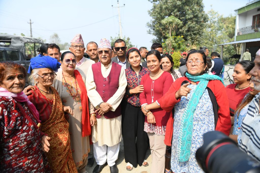 ओलीको घरदैलोमा गौरादहबासीले भने: ‘एमाले दुवो जस्तो हो, कसैले मासेर मासिँदैन’