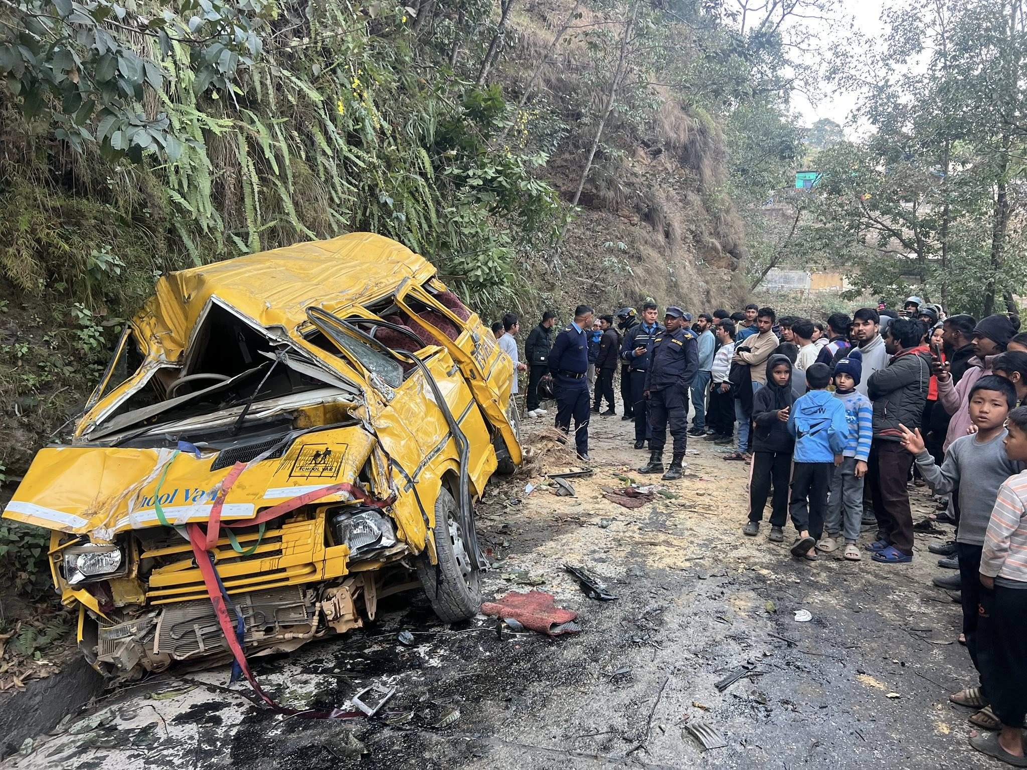 बागलुङमा स्कूल बस दुर्घटना, २३ विद्यार्थी घाइते