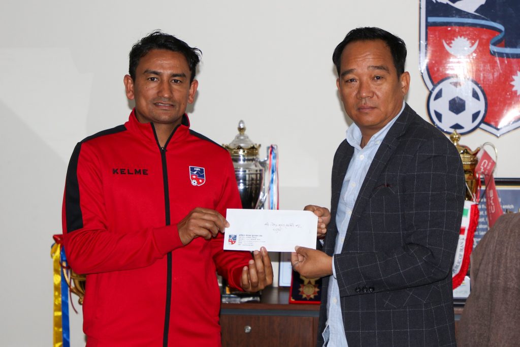 साहुखल र घिमिरे राष्ट्रिय फुटबल टिममा सहायक प्रशिक्षक नियुक्त