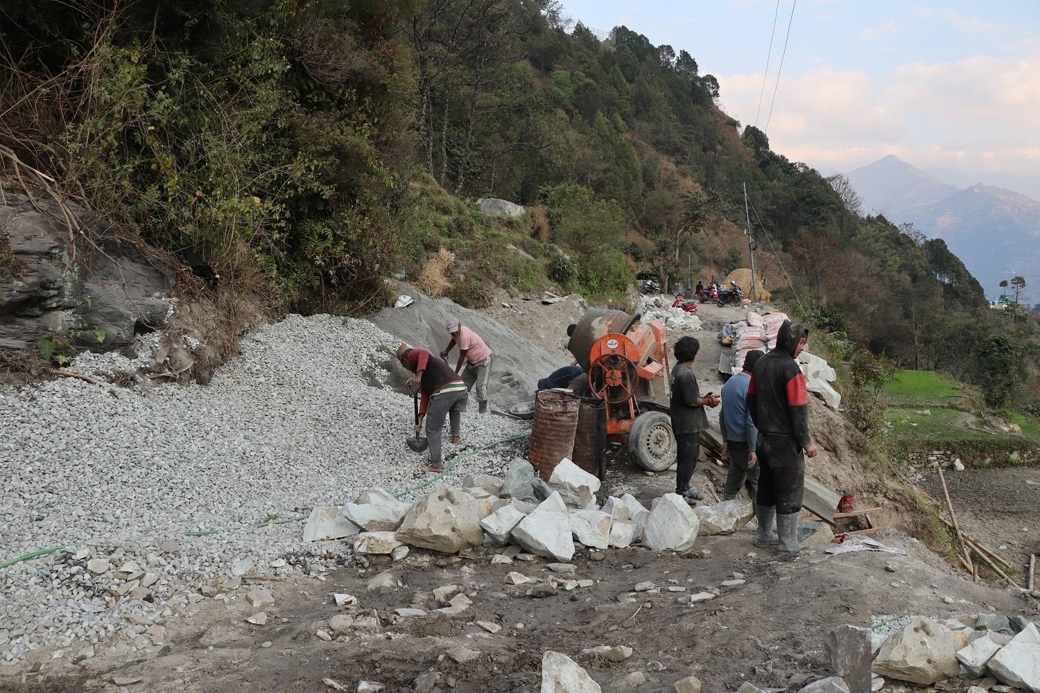 बेनी नगरपालिकाका १० गौरवका आयोजना कार्यान्वयनको चरणमा: सडक र पूर्वाधारलाई प्राथमिकता