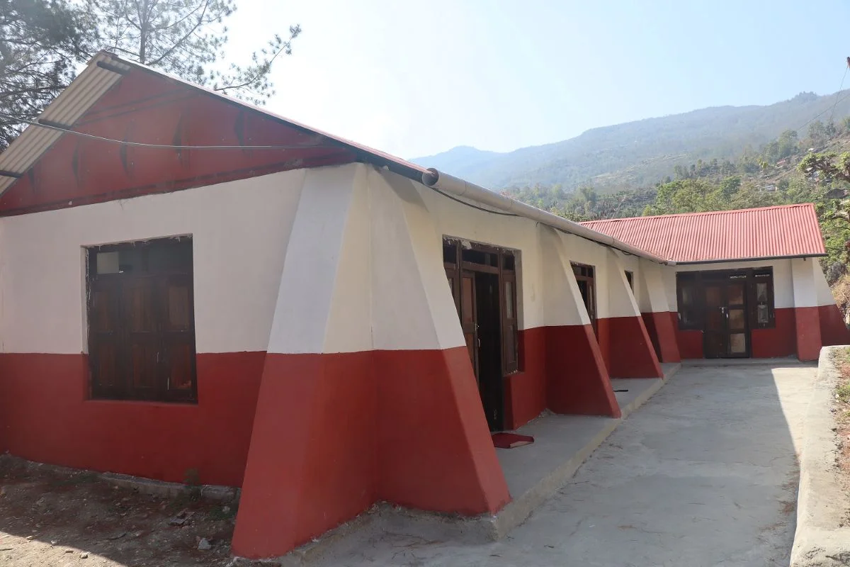 म्याग्दीको मुक्तिपथ आधारभूत विद्यालयमा नयाँ भवन निर्माण, जोखिमपूर्ण पठनपाठनको अन्त्य