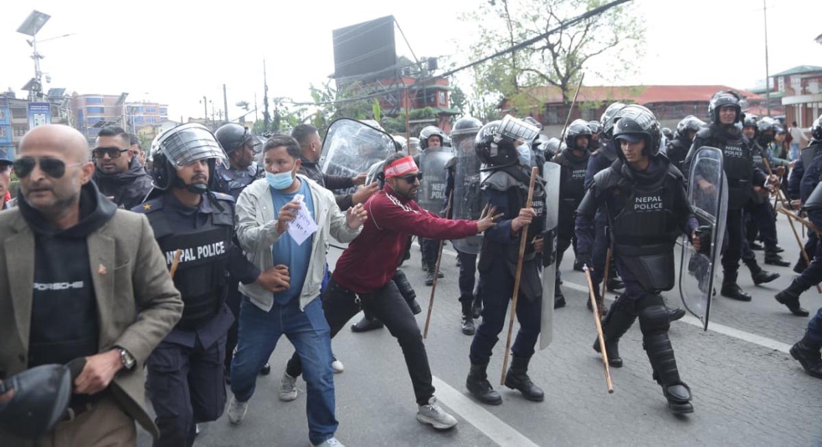 एमाले अध्यक्ष ओलीको गिरफ्तारीविरुद्ध प्रदर्शन : सात जना पक्राउ