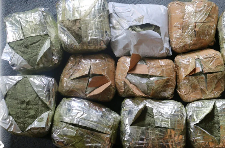 महोत्तरीमा १०९ किलो गाँजासहित भारतीय कार नियन्त्रणमा, चालक फरार