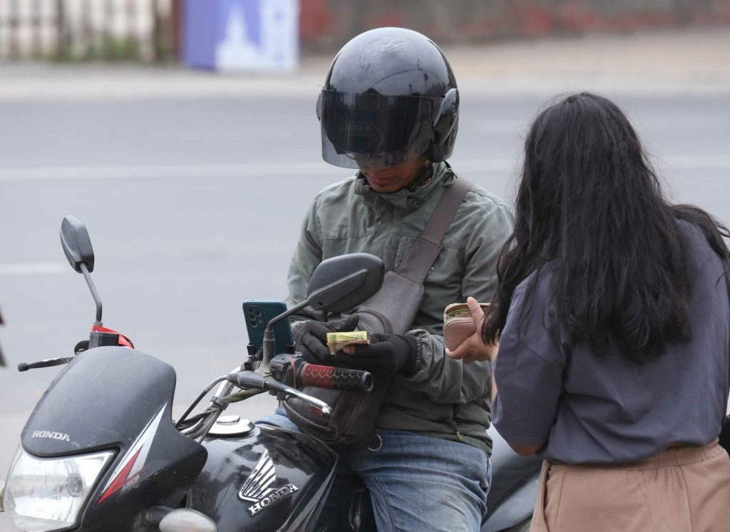 ‘अफलाइन’ जाने र नियम उल्लङ्घन गर्ने १७५ ‘राइड सेयरिङ’ चालक कारबाहीमा