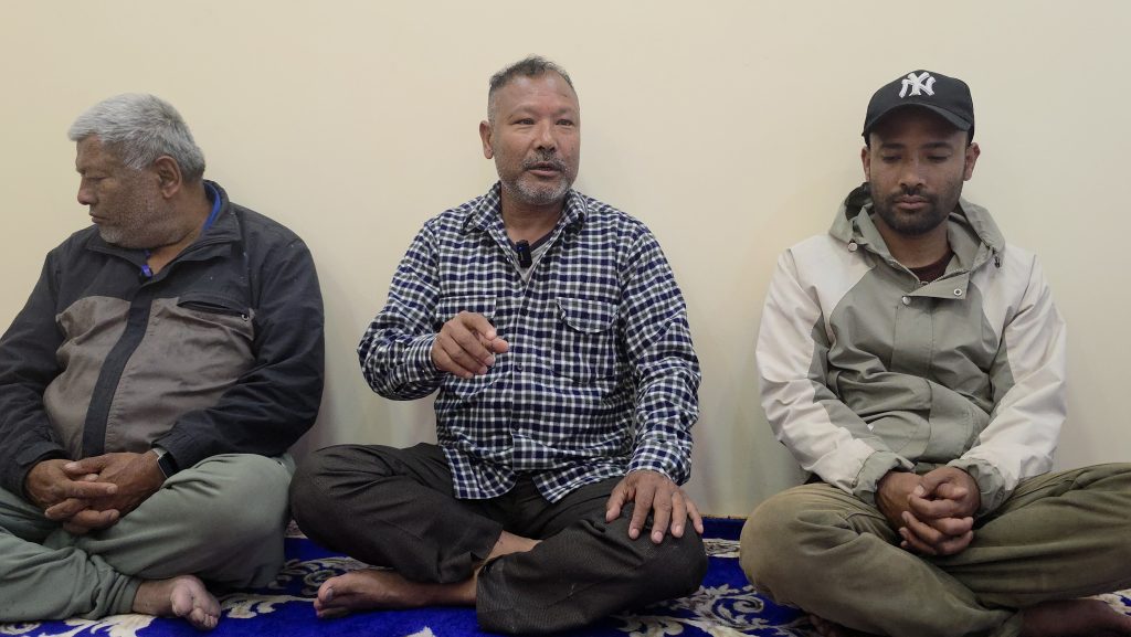 बोडेको प्रसिद्ध ‘जिब्रो छेड्ने जात्रा’ : परम्परा जोगाउन सुजनले चौथोपटक जिब्रो छेड्ने