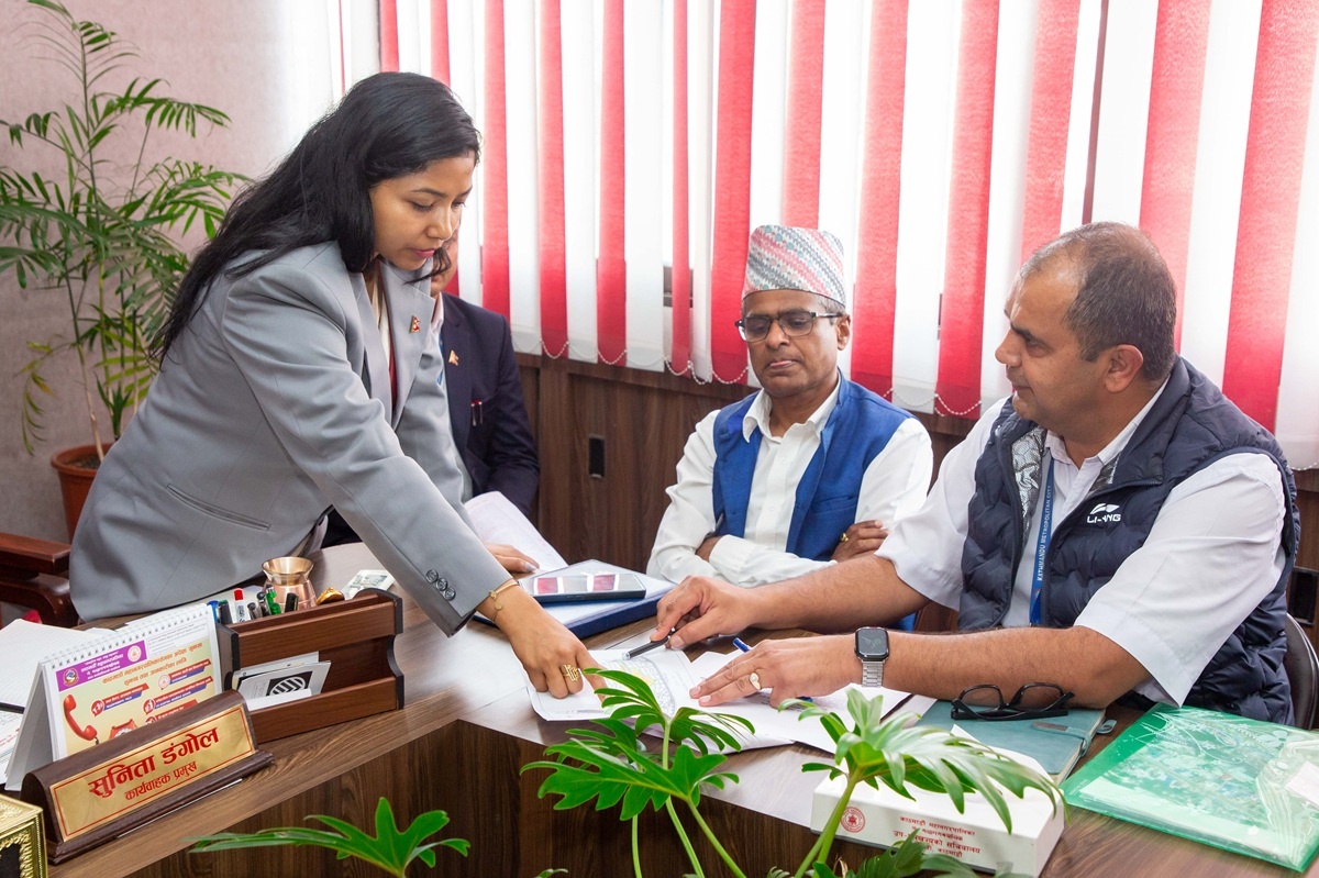 सार्वजनिक जग्गा संरक्षण र व्यवस्थापनमा कार्यवाहक प्रमुख डंगोलको नेतृत्व : मनोहरा आयोजना सुल्झाउन सक्रिय