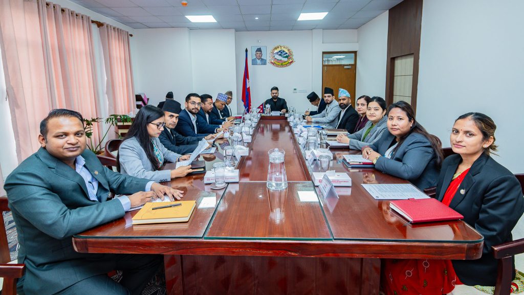 भोलिदेखि सातामा दुई दिन सार्वजनिक बिदा, १८ करोड ५० लाख डलर ऋण स्वीकार