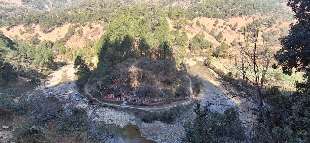 ४१८ वर्षदेखि दलित र ब्राह्मणले सँगै पूजा गर्ने बैतडीको वनारसीधाम : जातीय समानताको ऐतिहासिक धरोहर राज्यको उपेक्षामा