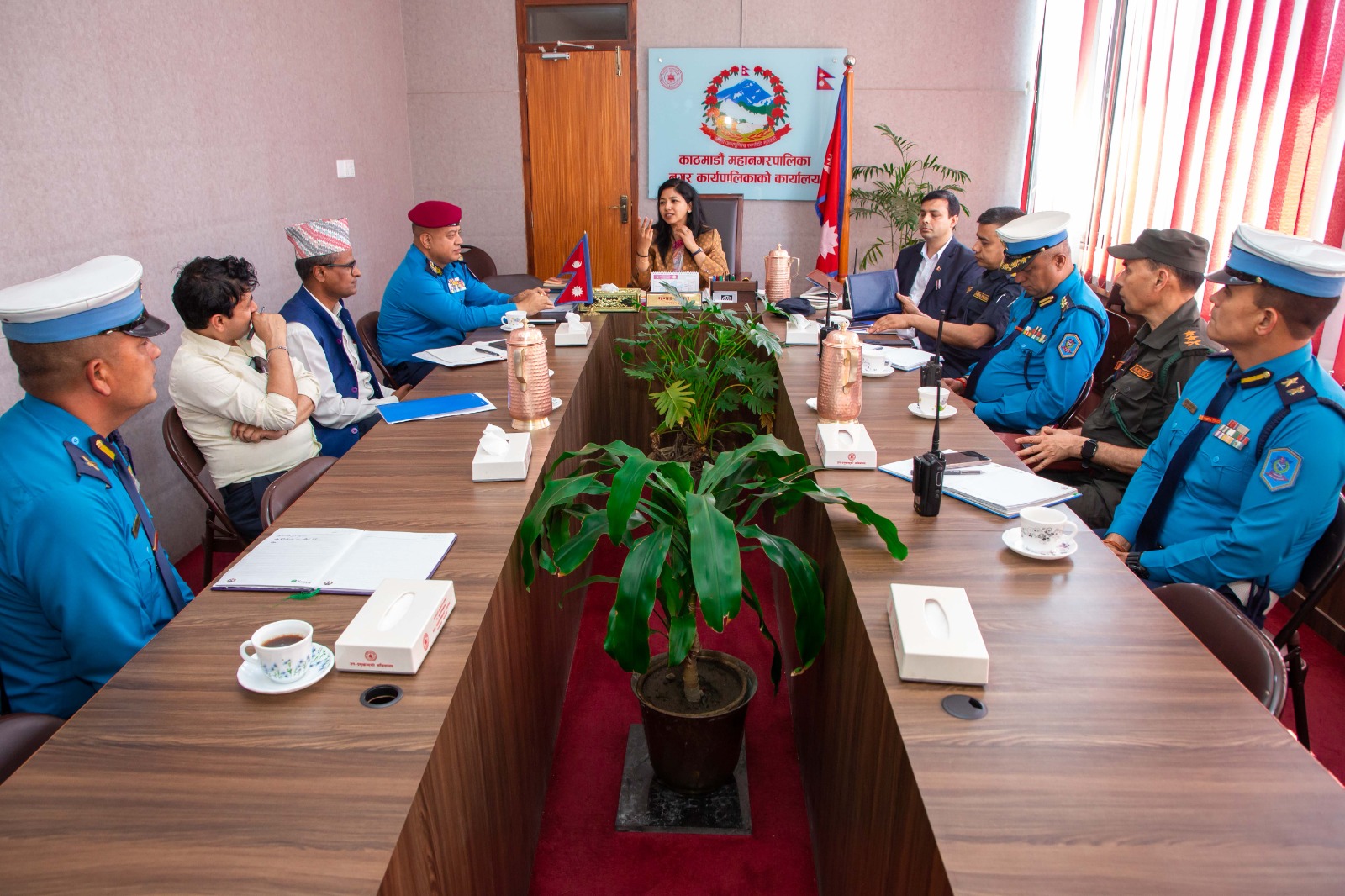 काठमाडौँमा बसपार्क बाहिरबाट सवारी नचलाउन कार्यवाहक प्रमुख सुनिता डङ्गोल निर्देशन, तीन दिने अल्टिमेटम