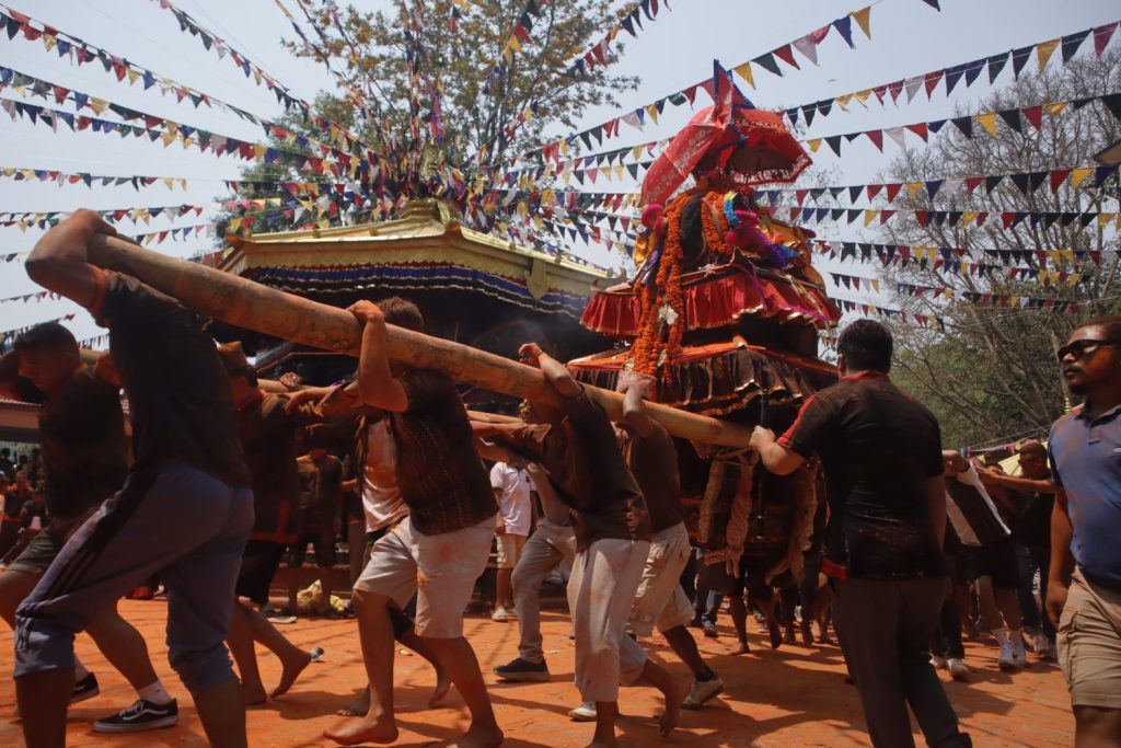 गोकर्णेश्वरमा लिच्छविकालीन कान्तिभैरव जात्रा सुरु: १५ सय वर्ष पुरानो परम्परामा भक्तजनको घुइँचो