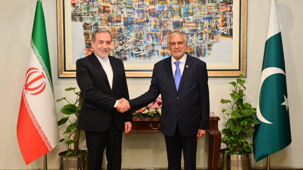 पाकिस्तानको मध्यस्थतामा इरान लचक : आक्रमण रोकिए २ हप्ताका लागि होर्मुज जलमार्ग खोल्ने घोषणा