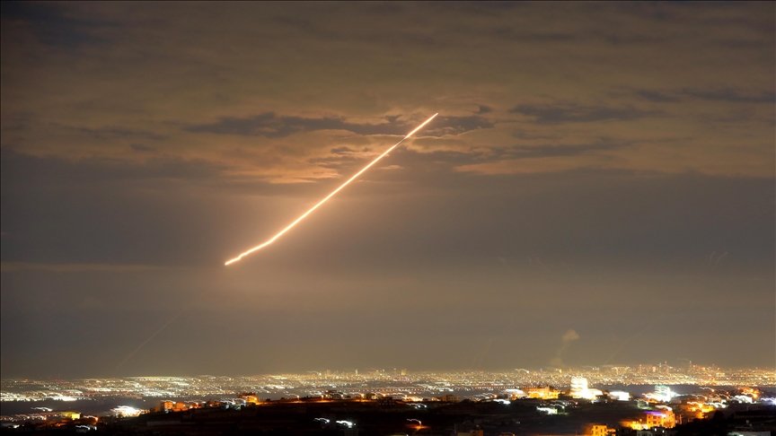 इरानको कडा प्रत्याक्रमण: कुवेत र यूएईमा मिसाइल प्रहार, लावान टापुको तेल केन्द्रमा भीषण क्षति