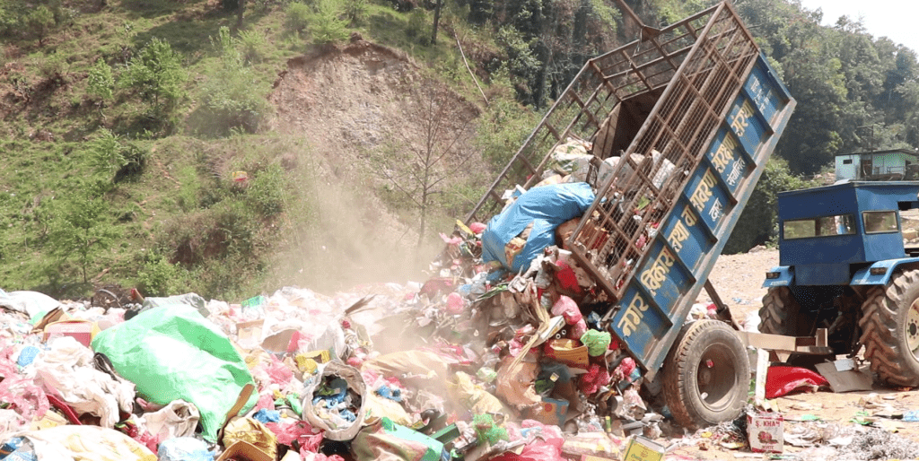 तम्घासमा फोहोरबाट ‘मोहर’ कमाउन सुरु: वातावरण संरक्षणसँगै आम्दानीको स्रोत