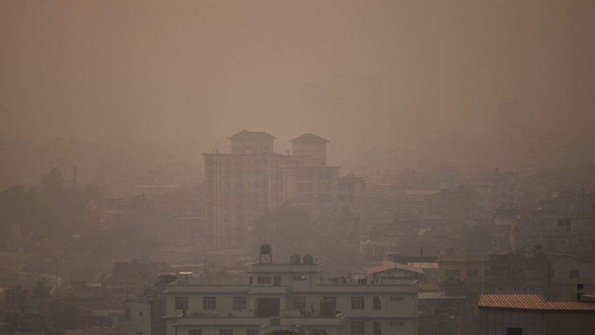 काठमाडौँको वायु प्रदूषण ‘निकै अस्वस्थ’ तहमा, नेपाल विश्वकै दोस्रो प्रदूषित देश