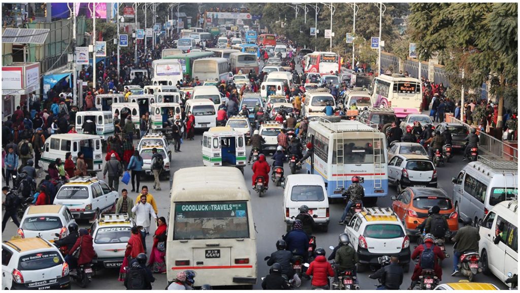 सरकारद्वारा सार्वजनिक यातायातको भाडामा भारी वृद्धि : यात्रुवाहकमा १६.७१ र मालवाहकमा २१ प्रतिशतसम्म बढ्यो