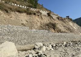 वर्षा रोकिएसँगै बिपी राजमार्गको पुनःनिर्माणले गति लियो