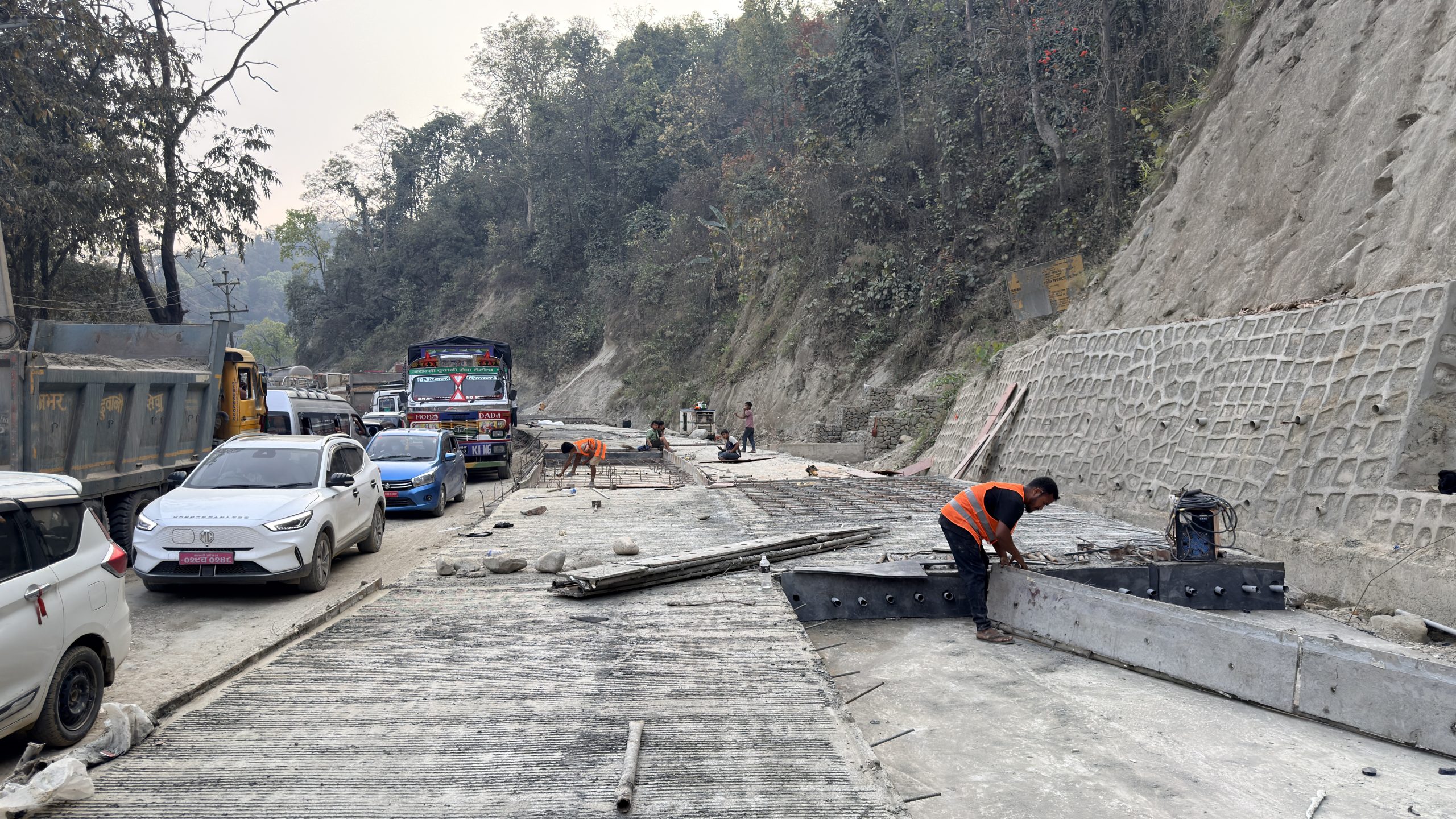 नारायणगढ–बुटवल सडक: दाउन्नेमा एकतर्फी ढलान सम्पन्न, अब ६५ किलोमिटर खण्ड पक्की सडकले जोडियो