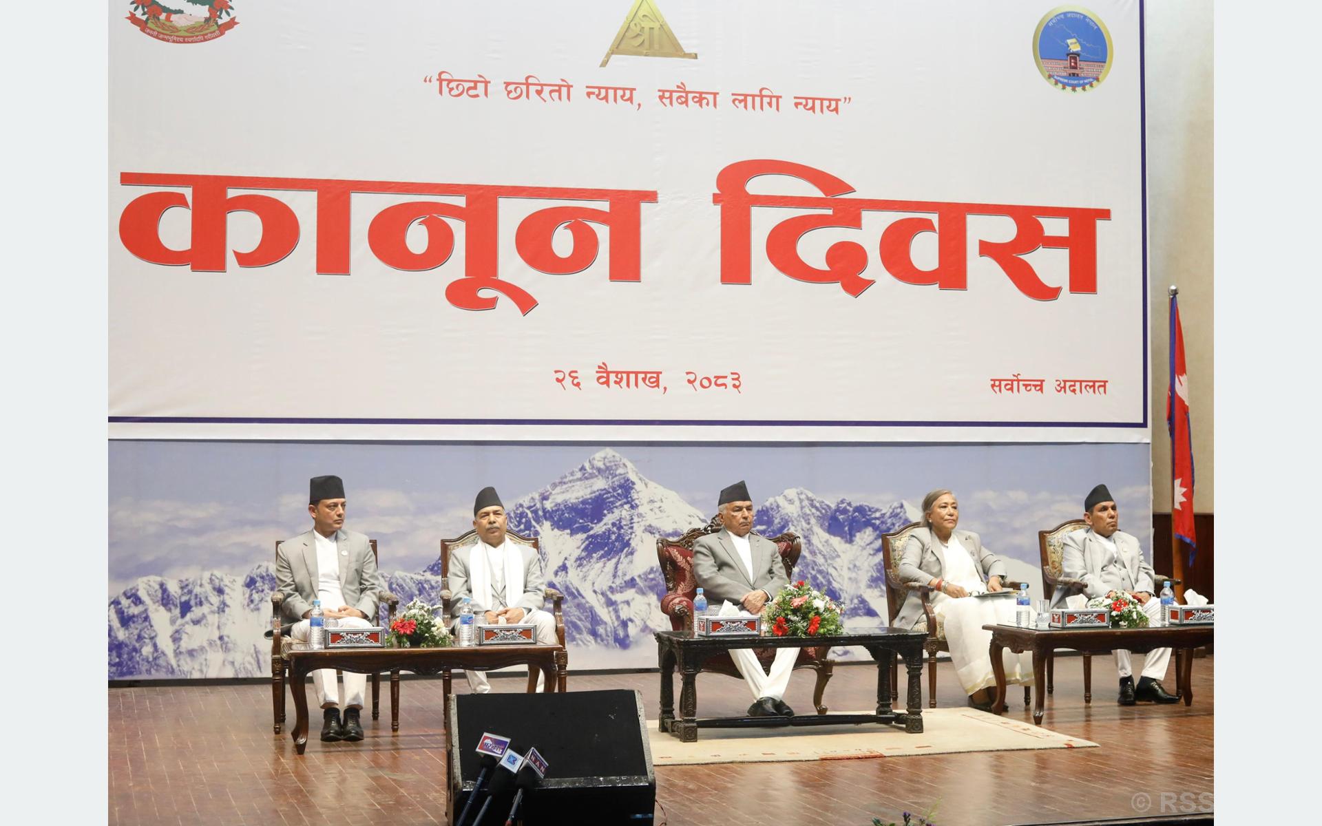 विधिद्वारा स्थापित पद्धति र परम्पराको पालनामा राष्ट्रपतिको जोड